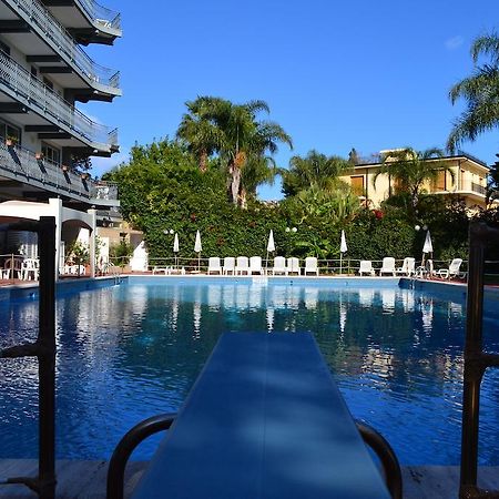 Wave Hotel Acireale Exterior foto
