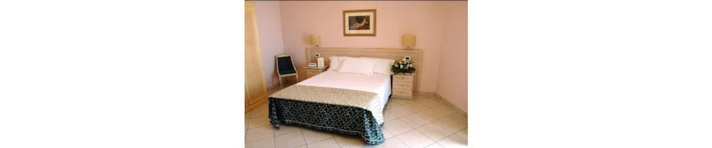 Wave Hotel Acireale Exterior foto