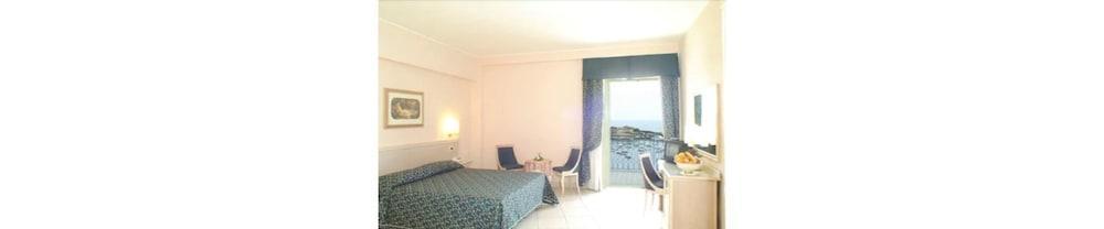 Wave Hotel Acireale Exterior foto