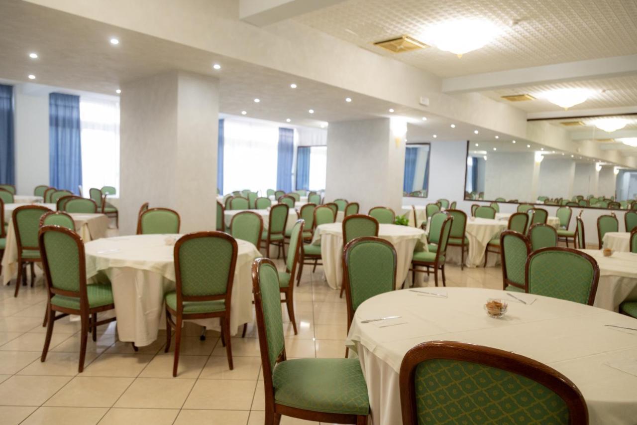 Wave Hotel Acireale Exterior foto