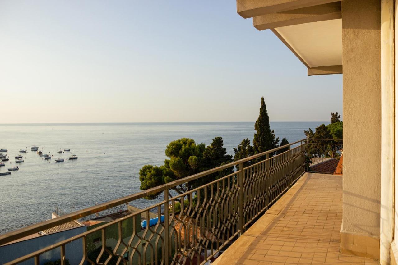 Wave Hotel Acireale Exterior foto