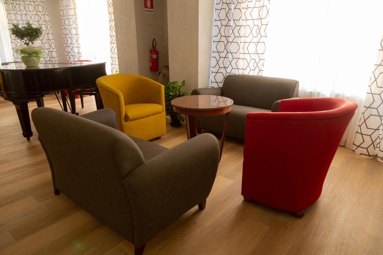 Wave Hotel Acireale Exterior foto