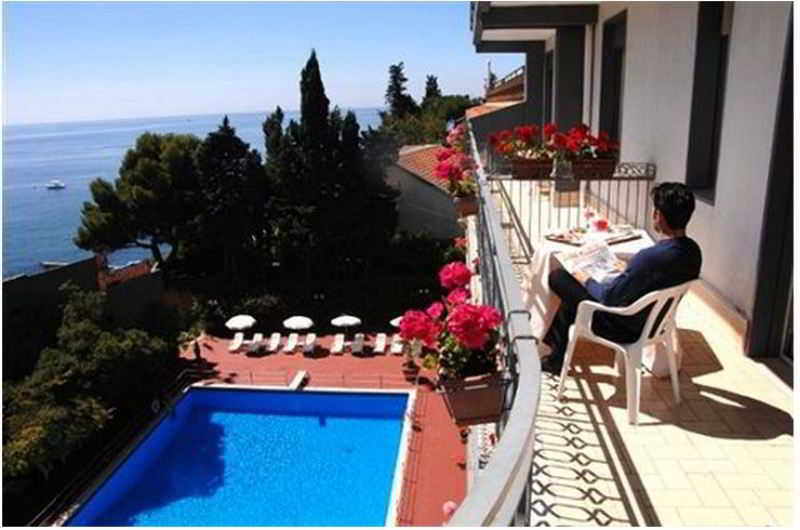 Wave Hotel Acireale Exterior foto
